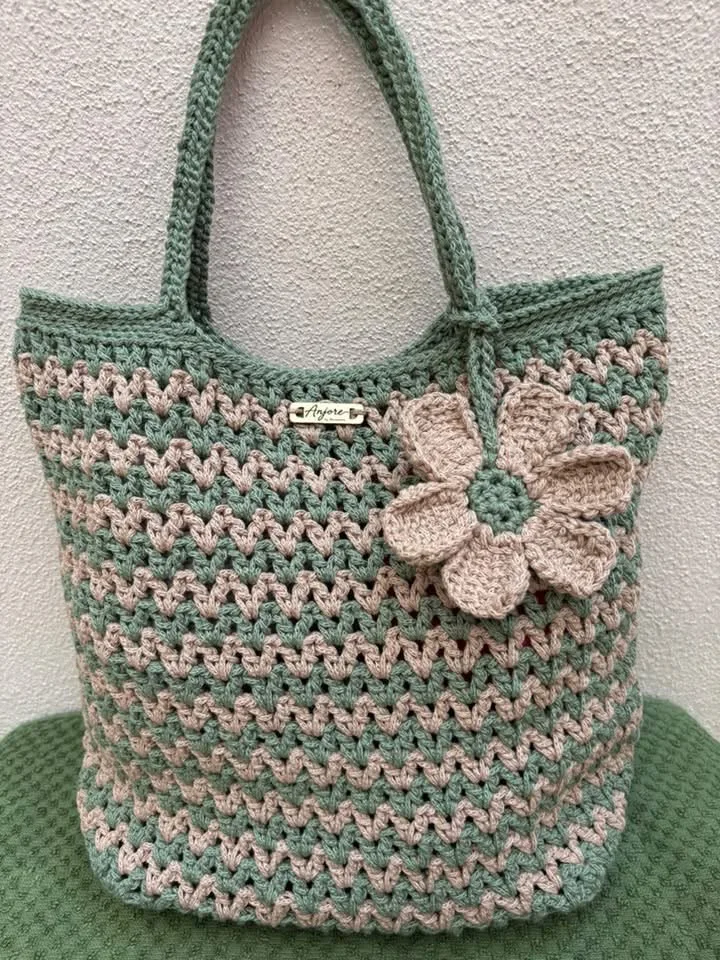 Anjore Bags: handmade crochet totes and chain bags by Atelier Annamaria